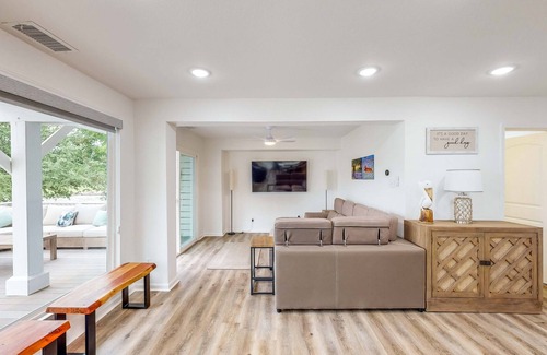 Pointblank House | Waterfront Home, Dog-Friendly, Private Pier, Kayak