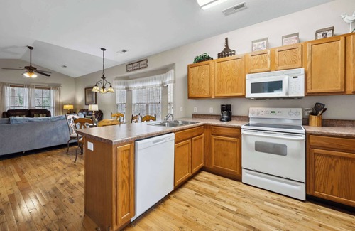 Gatlinburg - Pigeon Forge House | Waterfront Home for 6 w/Hot Tub, Close To Town!
