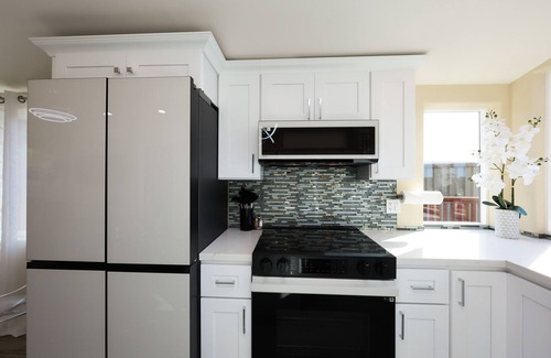 Old Town House | Waterfront Home in Bodega Bay! 3Beds, 2Baths & panoramic ocean views.