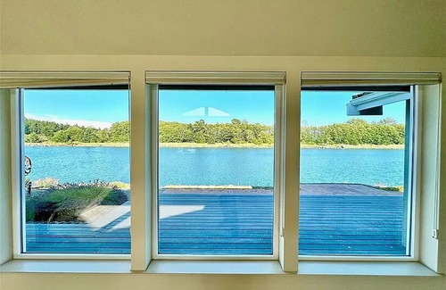 La Conner House | Waterfront home in delightful La Conner 30 Day Stay