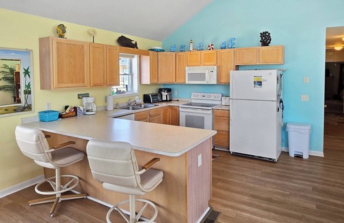 Montego Bay House | Waterfront home in Montego Bay! Large rooms and great location with community 2 community pools! Boat and Jet Ski Lift!