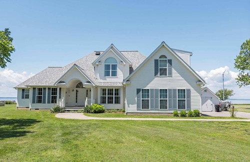 Tilghman House | Waterfront Home on Chesapeake Bay with Dock, Bikes & Sunset Views