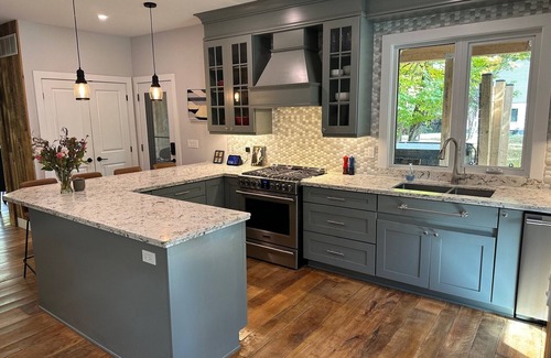 Alton House | Waterfront Home Perfect for Golfers, Millcroft and Alton Mill Wedding Groups