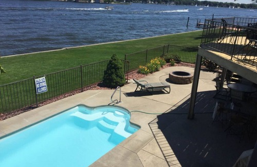 Spring Lake House | Waterfront home pool, hot tub, dock queen beds
