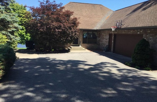 Spring Lake House | Waterfront home pool, hot tub, dock queen beds
