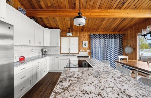 Shelton House | Waterfront Home Pool-Sauna-Pickleball-Kayak