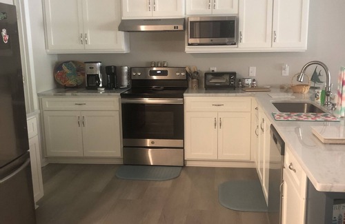 Clarksville House | Waterfront home Silver Lake Marianna FL near Blue Springs Rec Park & FL Caverns