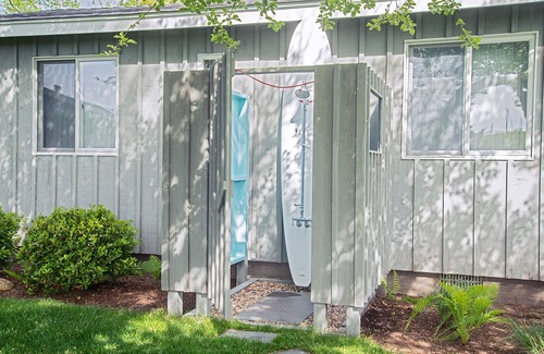 East Hampton House | Waterfront Home - Views + Views + Views - Open, Airy, Private Dock, Kayak, SUP