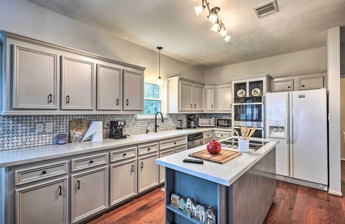 Willis House | Waterfront Home w/Boat Dock on Lake Conroe!