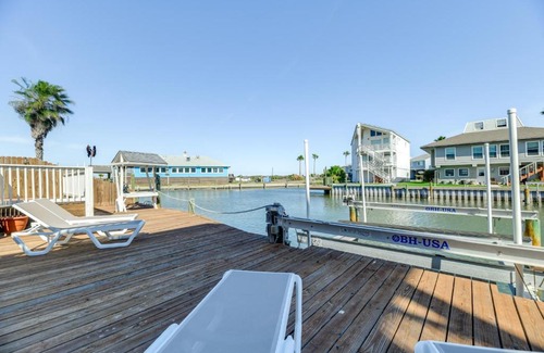 City-by-the Sea House | Waterfront Home with Deck and Pool in City-by-the-Sea
