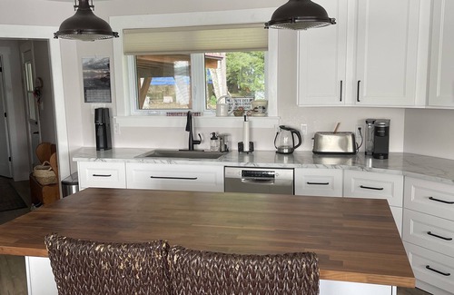 Lanark Highlands Cottage | Waterfront home White Lake On