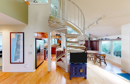 Lincoln City House | Waterfront home with hot tub, balconies, grill, & woodstove - dog-friendly