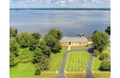 Tappahannock House | Waterfront Home with Hot Tub, Dock, Fire Pit, and Private Dock