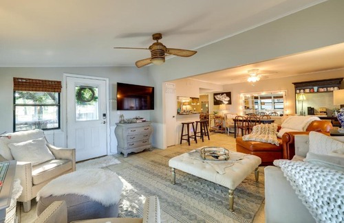 Vinita House | Waterfront Home with Dock in South Grand Lake!