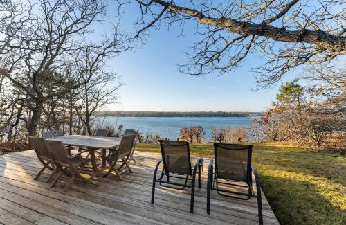 Oak Bluffs House | Waterfront Home with Guest Cottage