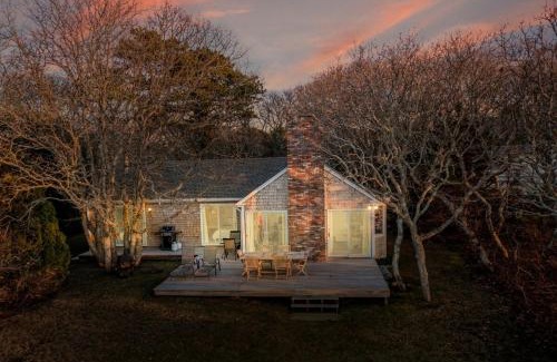 Oak Bluffs House | Waterfront Home with Guest Cottage