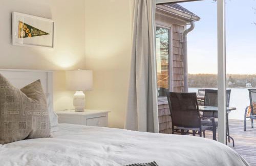 Oak Bluffs House | Waterfront Home with Guest Cottage