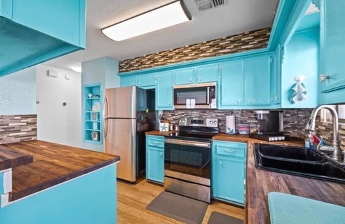 Palacios House | Waterfront Home With Private Fishing Pier on Turtle Bay