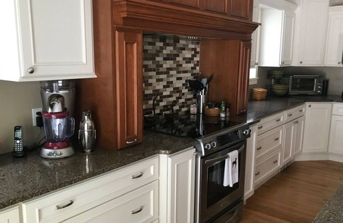 Poultney House | Waterfront home with spectacular sunsets!