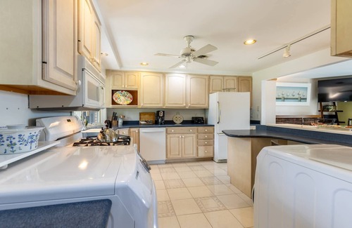 Arnold House | Waterfront Home with Stunning Views, Pool, Pier & Parking Mins to Annapolis