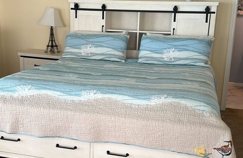 West Livingston Bed & Breakfast | Waterfront home with AWESOME sunsets! Amazing boat/jet ski house. Fish & Swim