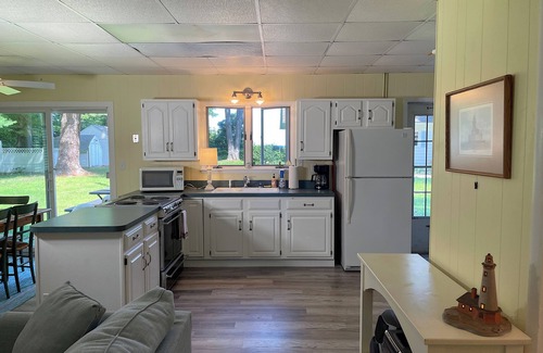 Lexington Cottage | Waterfront Homes in Lexington