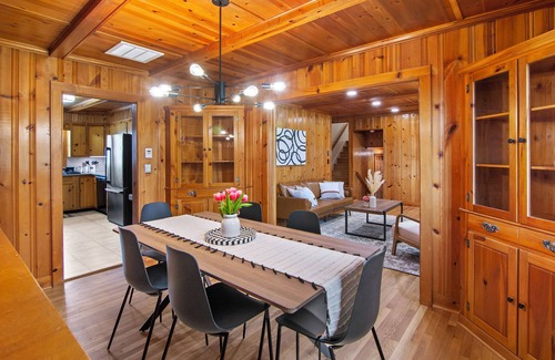 Cambridge House | WATERFRONT! HOT TUB! 4 BED/4 BATH CHARMING HOME IN THE HEART OF CAMBRIDGE