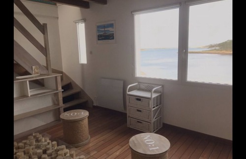 Saint-Pabu House | Waterfront house