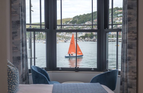 Dartmouth Bed & Breakfast | Waterfront House