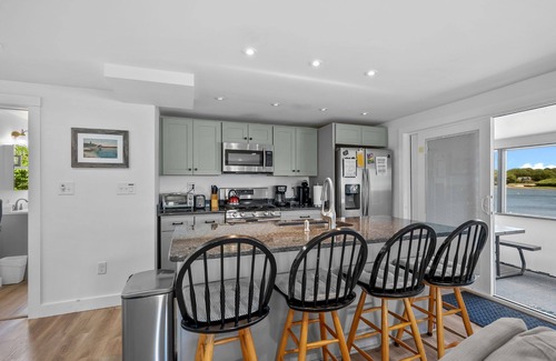 Onset House | Waterfront house located right on Beach Cove
