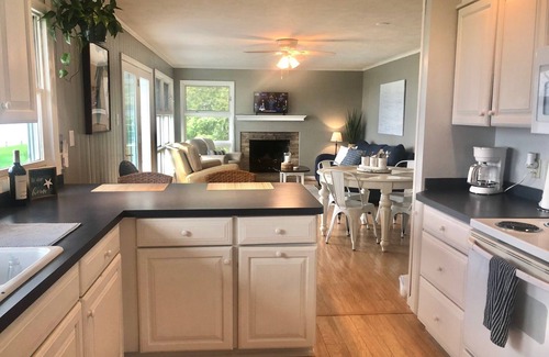 Traverse City House | Waterfront House on East Grand Traverse Bay (Sleeps 6)