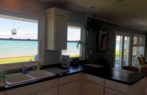 Traverse City House | Waterfront House on East Grand Traverse Bay (Sleeps 6)