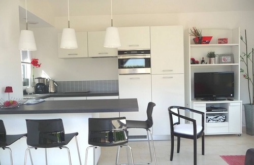 Tregastel House | Waterfront house on GR34, beaches, shops on site TREGASTEL pink granite