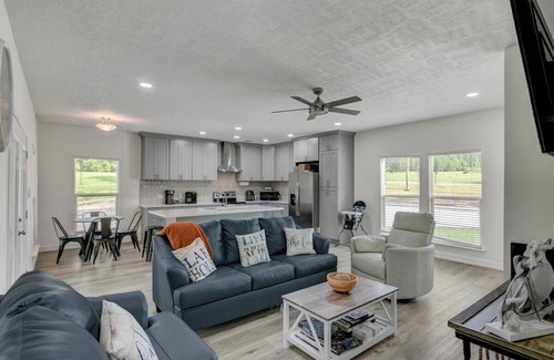 Brookeland House | Waterfront house on Sam Rayburn