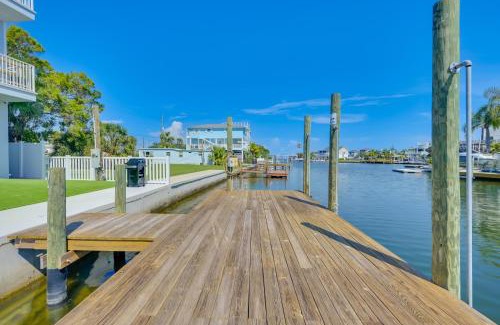 Hudson Beach Estates House | Waterfront Hudson Townhome with Dock Access!