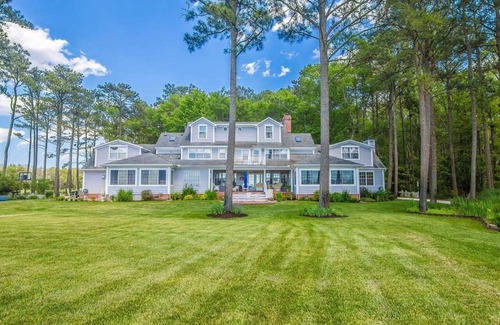 Berlin House | Waterfront in Berlin, MD on 56 Acres, Sleeps 20/9BR/8BA, Close to Ocean City, MD