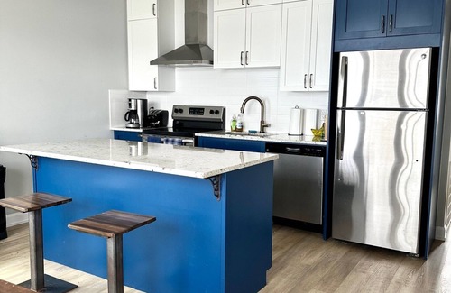 Clarendon House | Waterfront in Renfrew