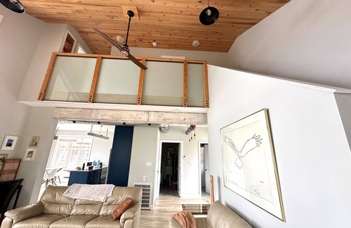 Clarendon House | Waterfront in Renfrew