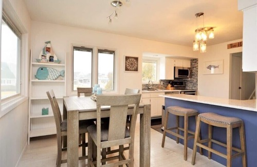 East Quogue House | Waterfront in the Hamptons - Enjoy all Fall has to offer out East!