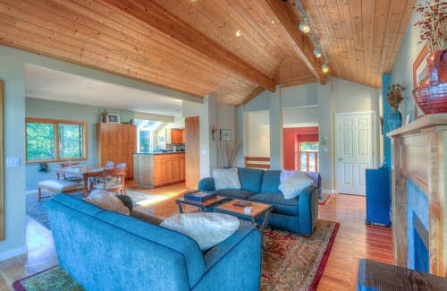 Eastsound House | Waterfront! - Incredible views; Private rocky beach; Gourmet Kitchen; Spa/Sauna