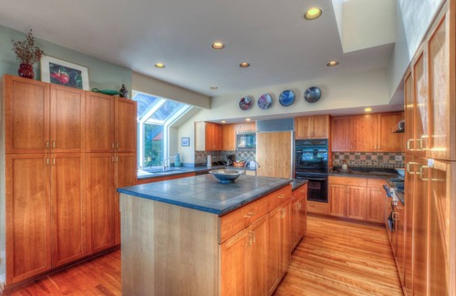 Eastsound House | Waterfront! - Incredible views; Private rocky beach; Gourmet Kitchen; Spa/Sauna