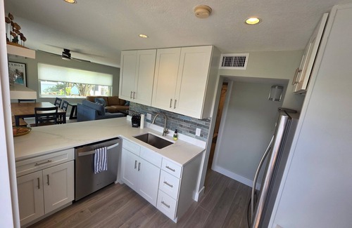 Island Estate Condo | Waterfront Island Estates Condo – Walk to Clearwater Beach, 2BR + Patio Viewsnn