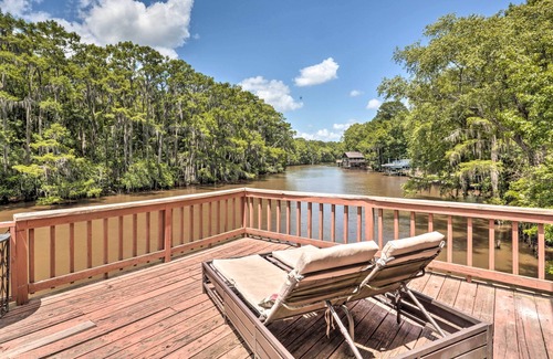 Jefferson Cottage | Waterfront Karnack Home w/Boathouse & Deck!