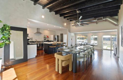 Seybold House | Waterfront - Kayak & Paddleboards - Firepit - Pool