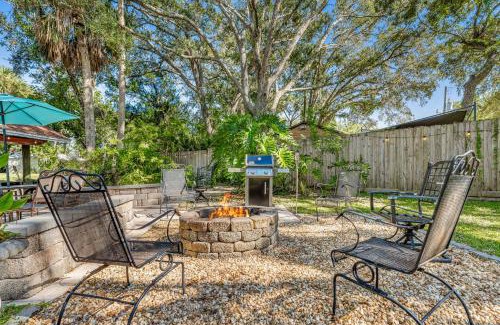 Ormond Beach House | WATERFRONT Kayakers Dream nature lover cottage