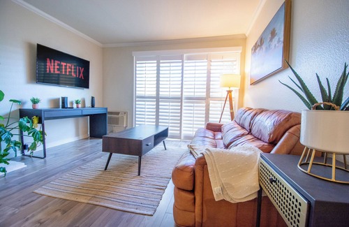 Coronado Apartment | Waterfront/King Bed/Heated Pool/Tennis Court
