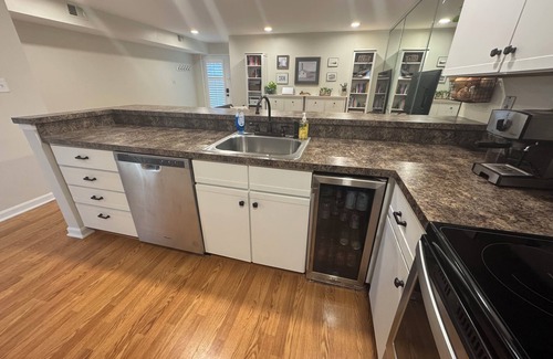 Chester Condo | Waterfront King Condo