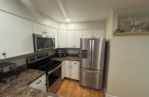 Chester Condo | Waterfront King Condo
