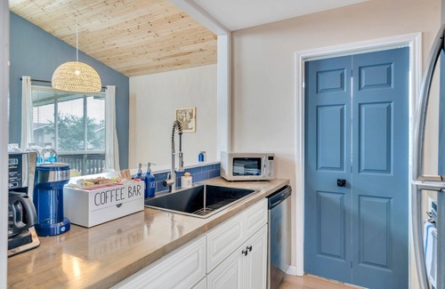 Barataria House | Waterfront, King Suite, Fully Stocked, Minutes from New Orleans, Pets Welcome
