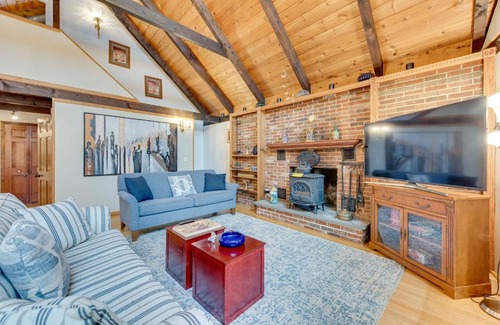 Lake Arrowhead House | Waterfront Lake Arrowhead Cabin with Dock and Fire Pit